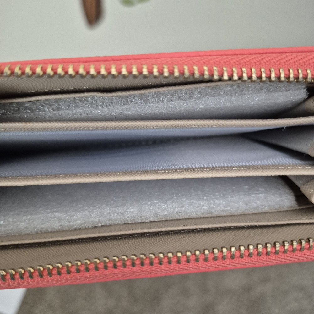 New Wallet - Picture 4 of 7